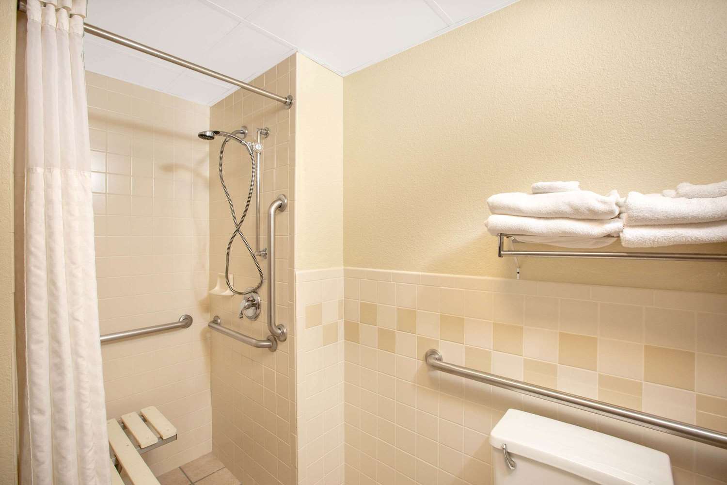 Americinn By Wyndham Lincoln North 9/9