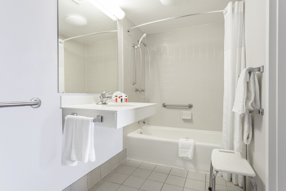 Extended Stay America Suites Bristol 34/38