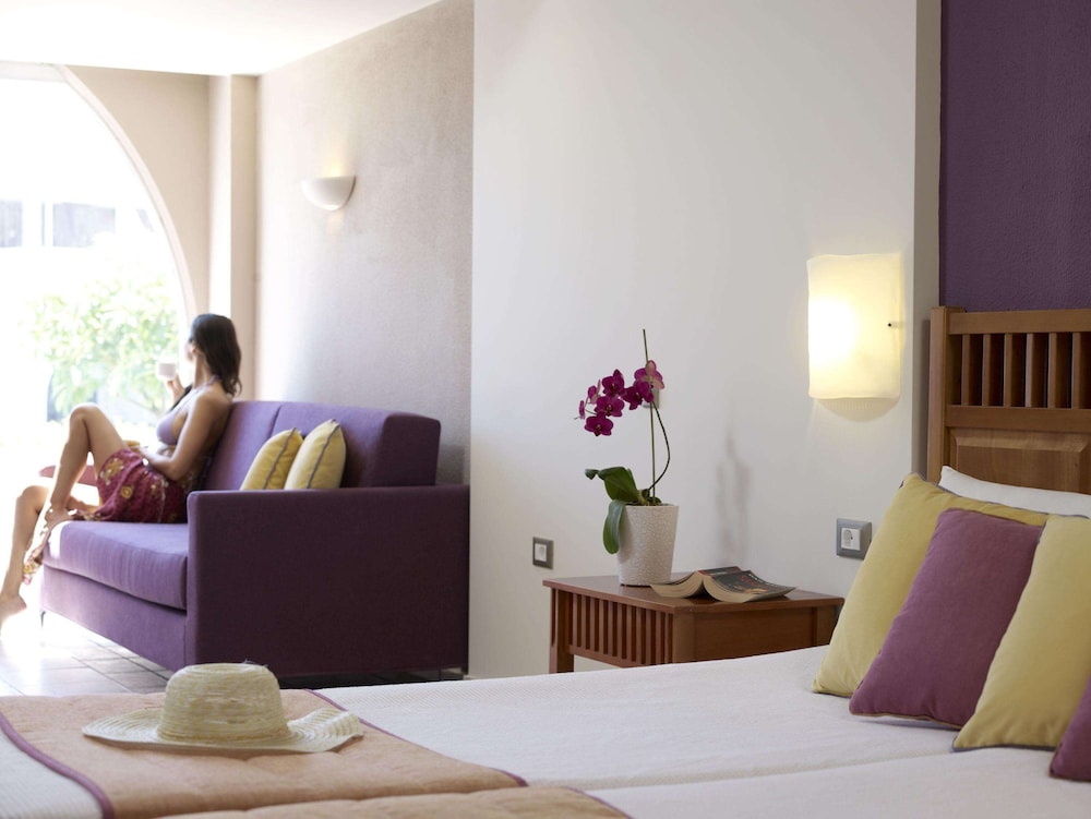 Porto Angeli Beach Resort 30/76