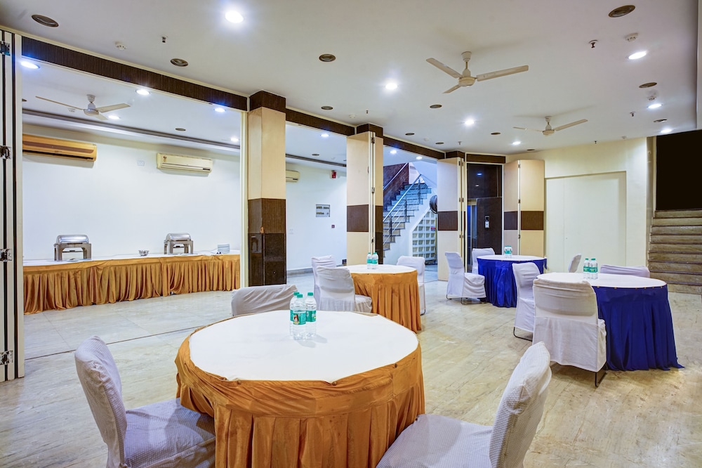 Hotel Amby Inn 27/50