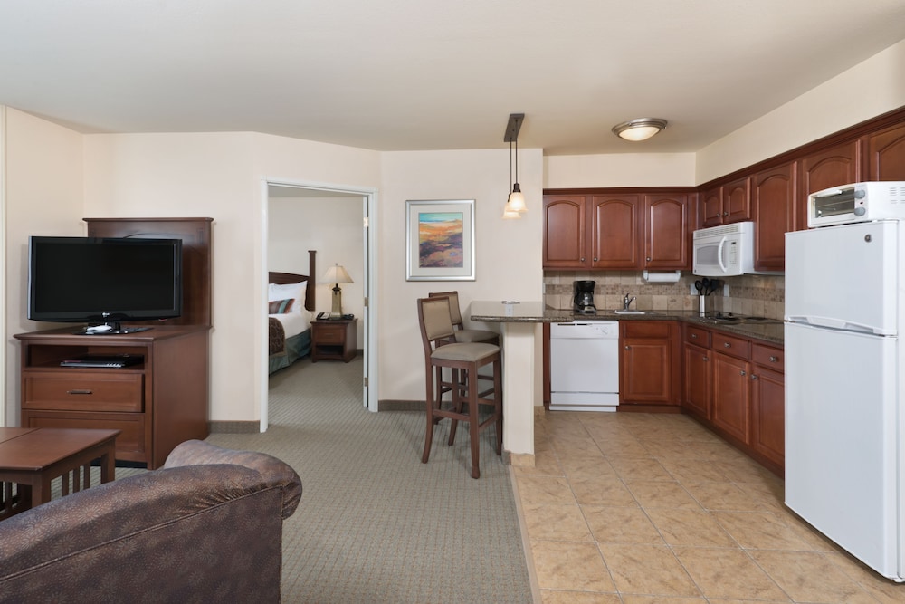 Staybridge Suites Tucson Airport 50/67