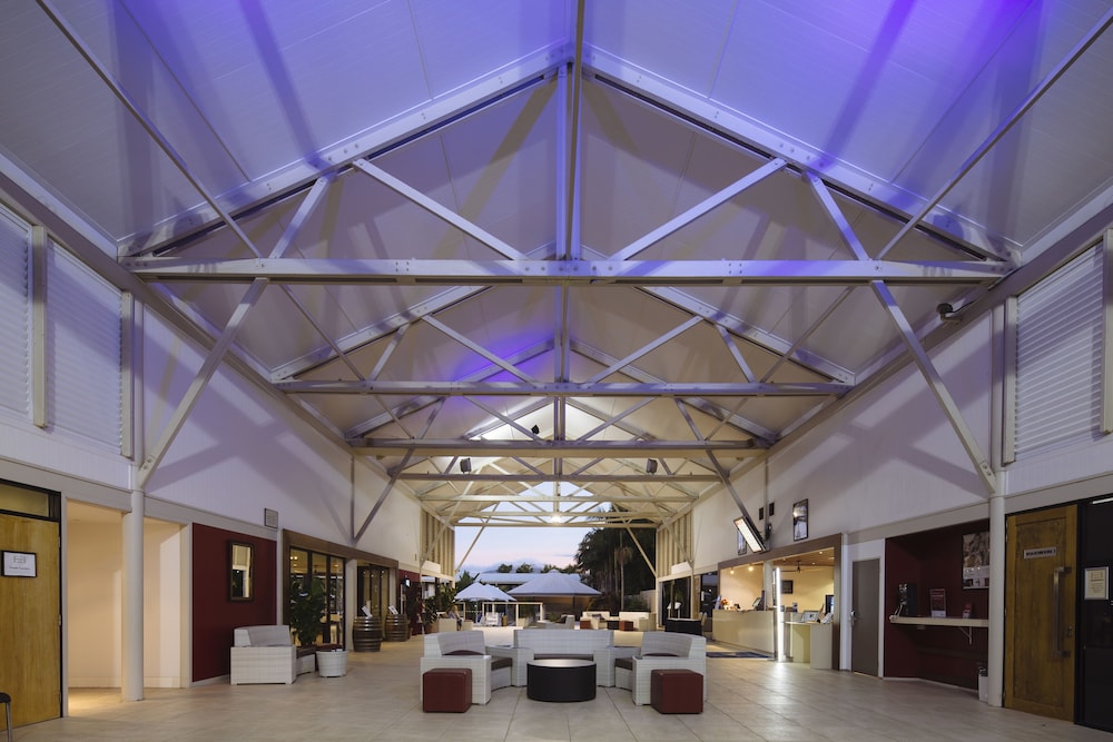 MERCURE TOWNSVILLE 47/61