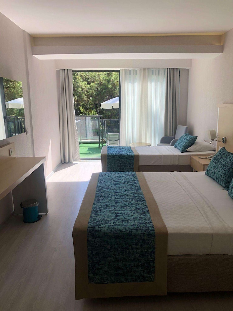 Pirates Park Resort 44/55