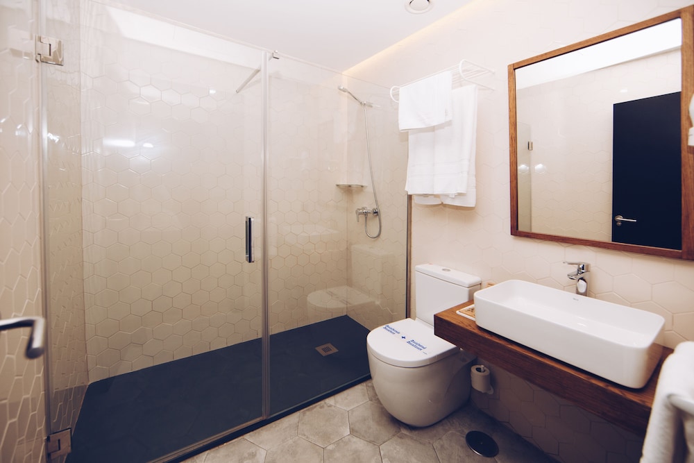 Malaga Premium Hotel 66/70