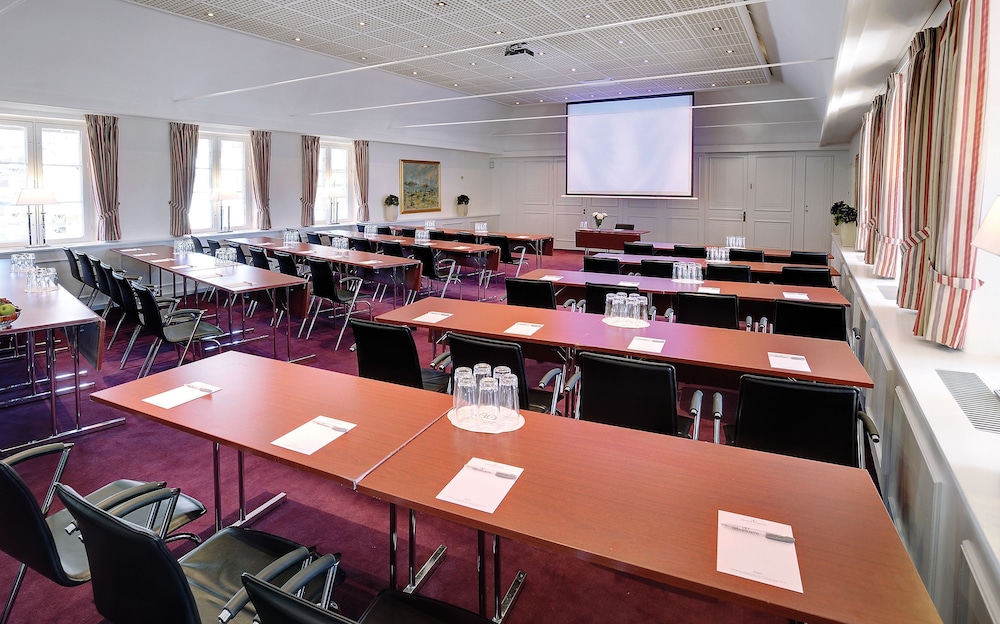 GENTOFTE HOTEL 57/59