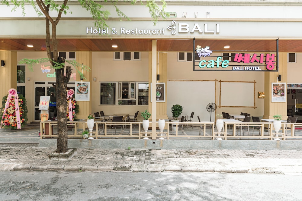 Bali Hotel 1/90