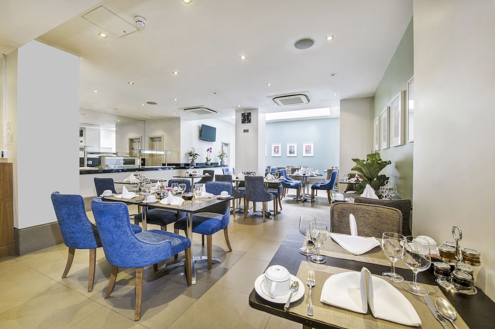 Langham Court Hotel 49/69