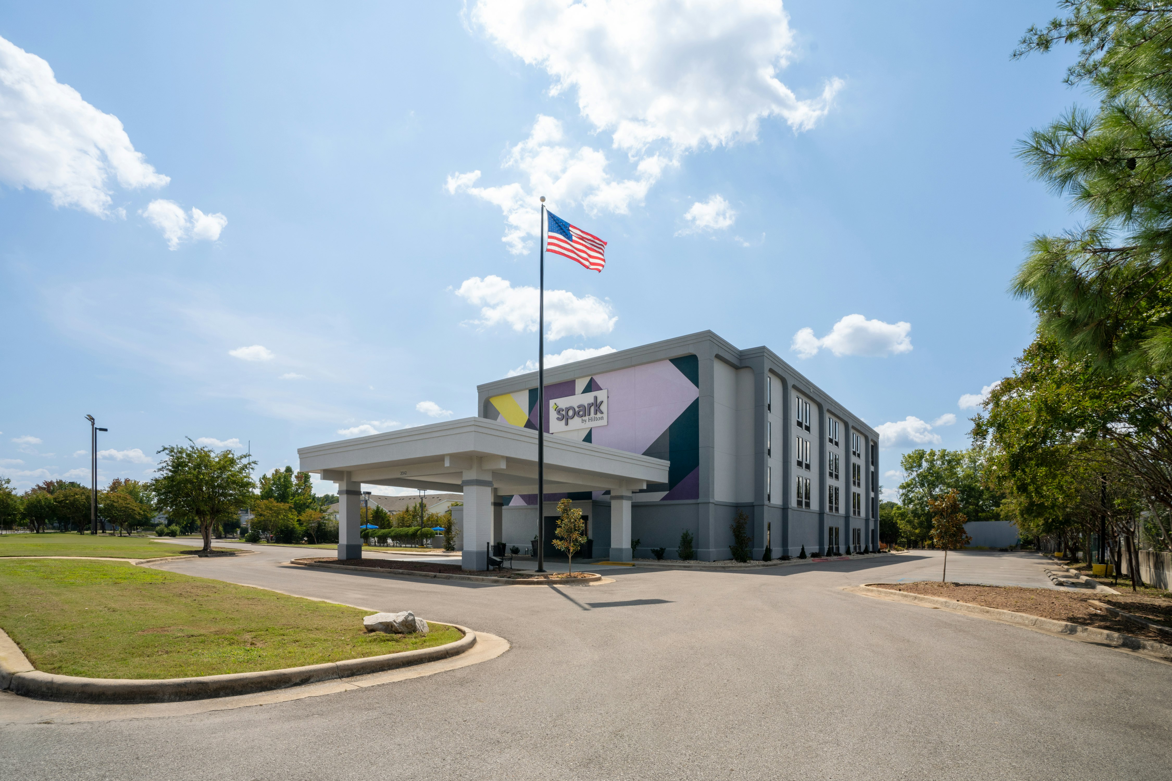 Spark by Hilton Decatur 24/28