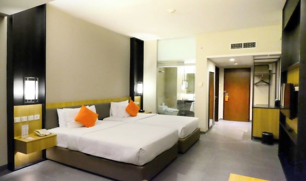 The Luxton Bandung 27/67