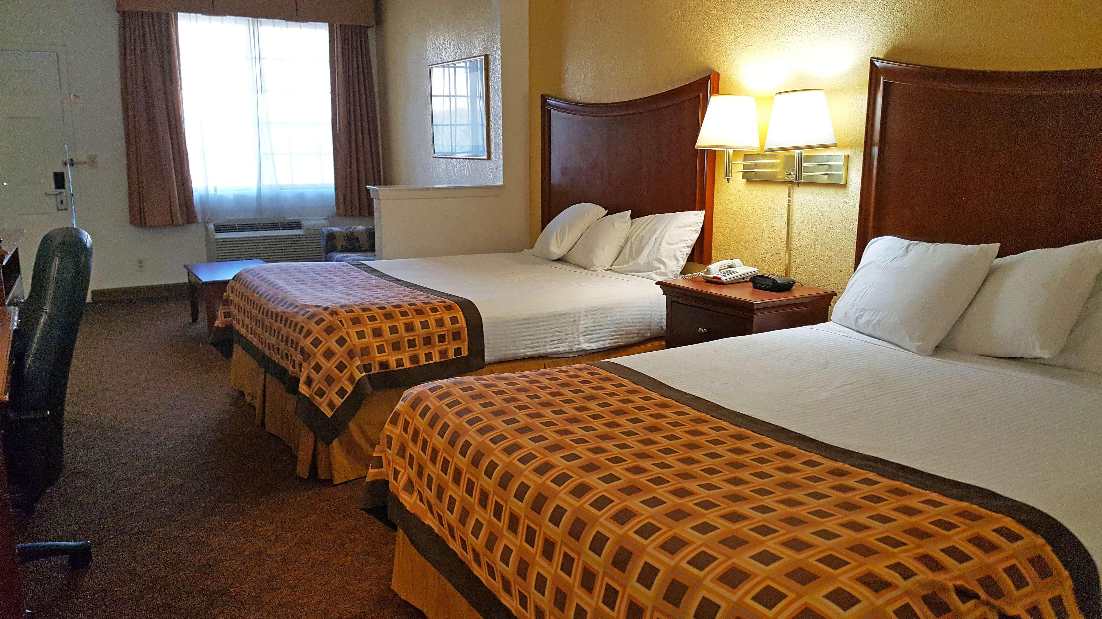SUITE, 2 QUEEN BEDS, ACCESSIBLE