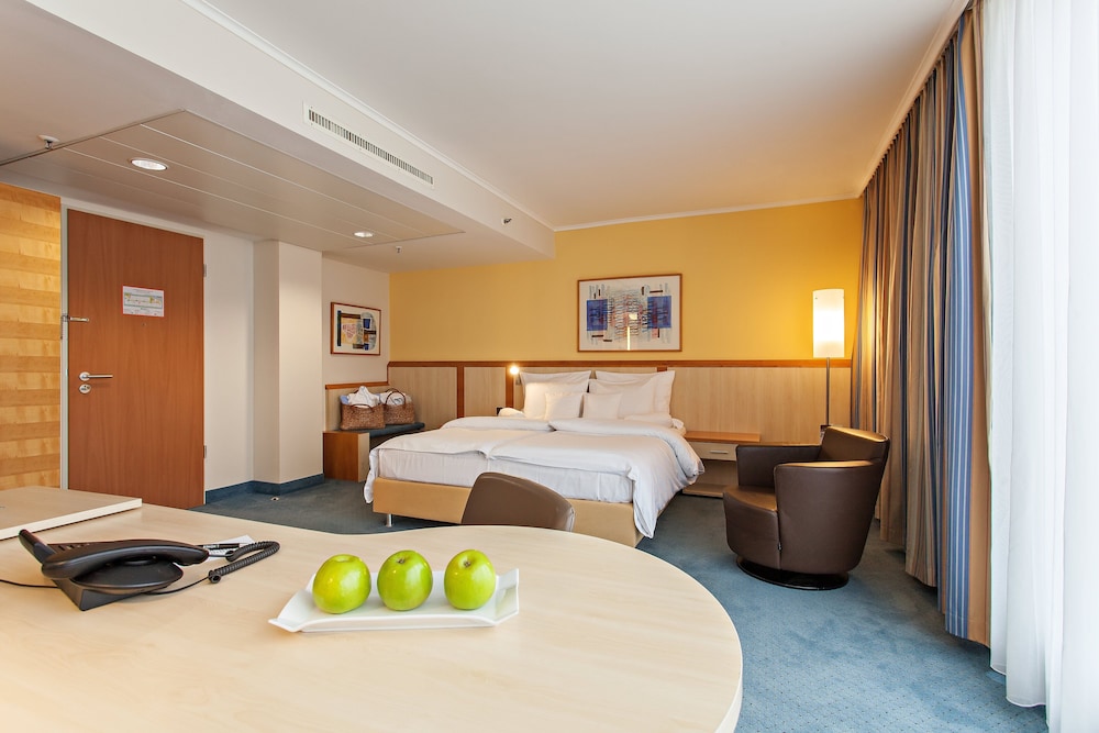Lindner Hotel Cologne Am Dom, part of JdV by Hyatt 6/58
