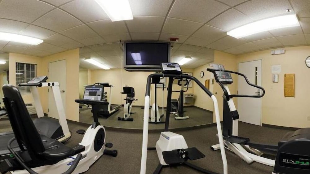 CANDLEWOOD SUITES ROCKFORD 19/38