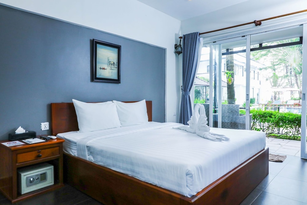 Sea Breeze Resort 13/50