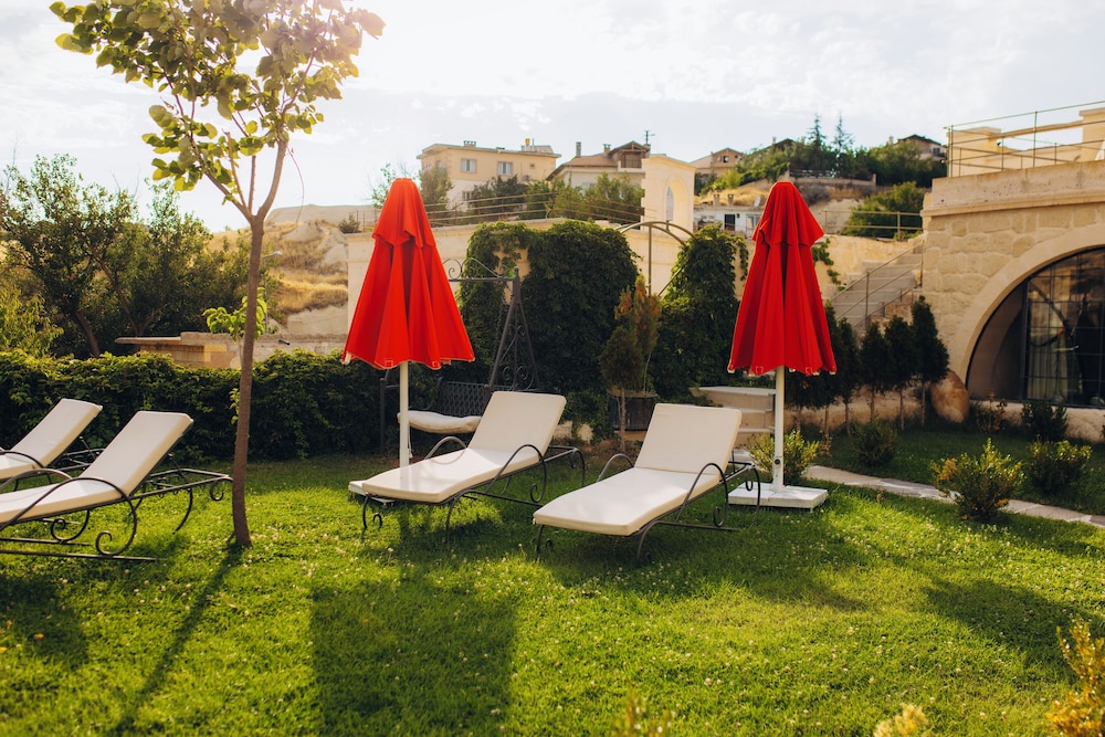 Hezen Cave Hotel 25/50