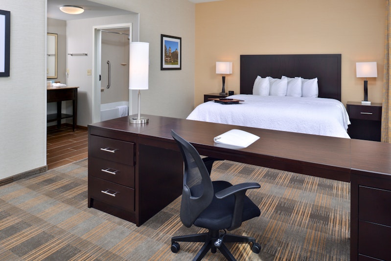 Hampton Inn & Suites California University-Pittsburgh 8/45