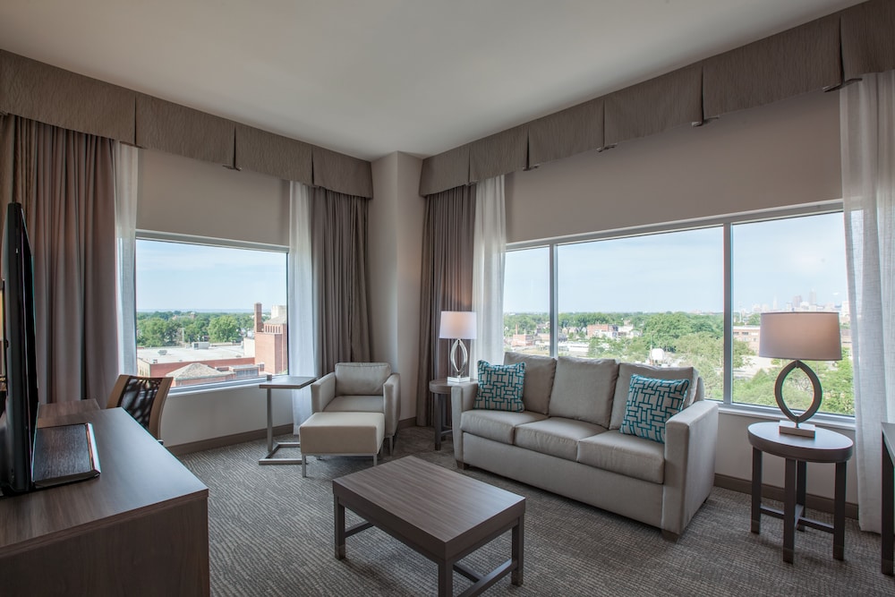 Holiday Inn Cleveland Clinic 30/64