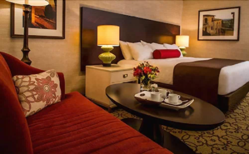 Casino Del Sol Resort 28/32