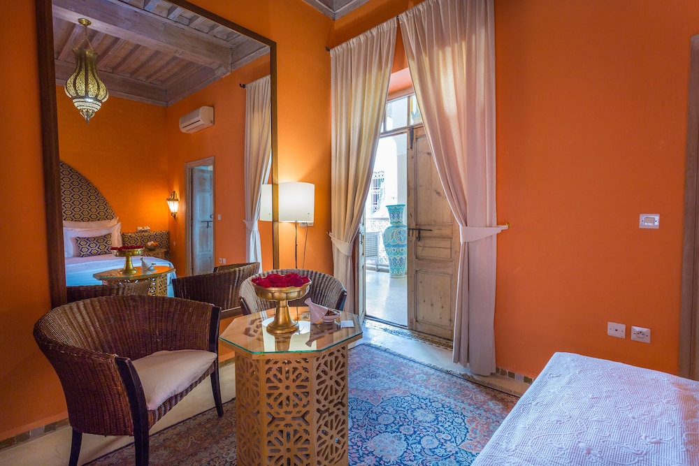 RIAD AZOULAY 29/76
