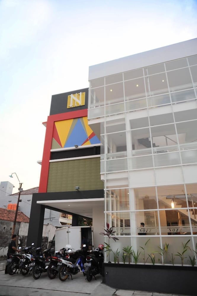 Nozz Hotel Semarang 7/25