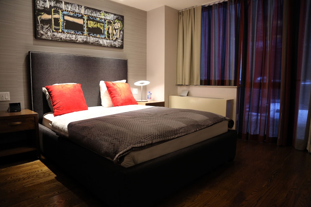 Hotel 32 32 34/78