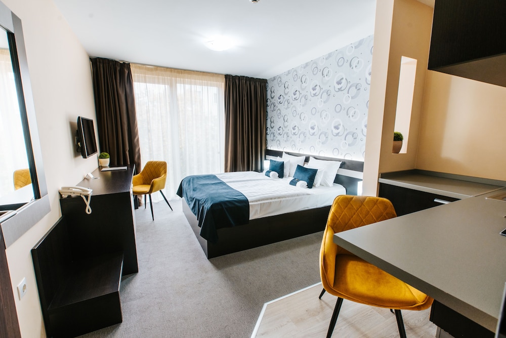 Auris Hotel 11/40