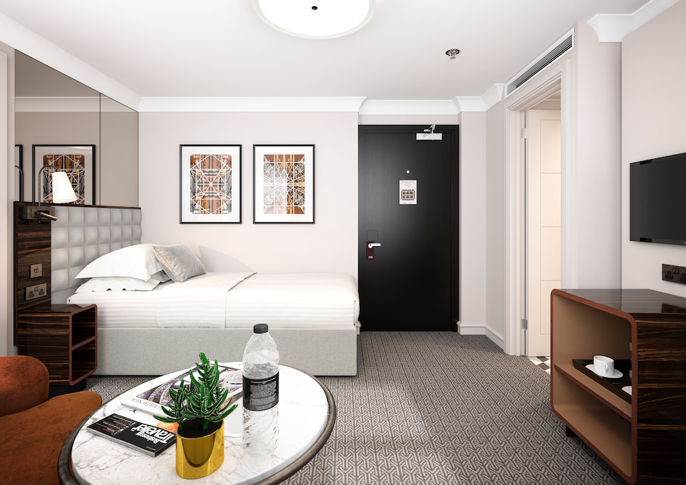 Strand Palace Hotel 25/47