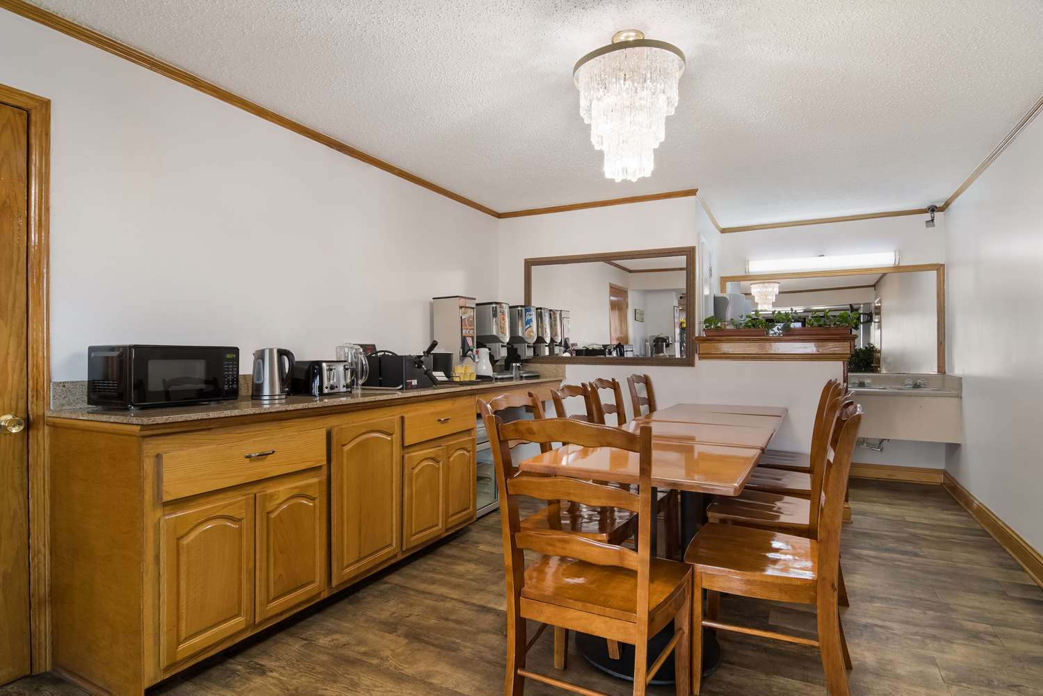 Econo Lodge Calhoun North Damascus 34/41