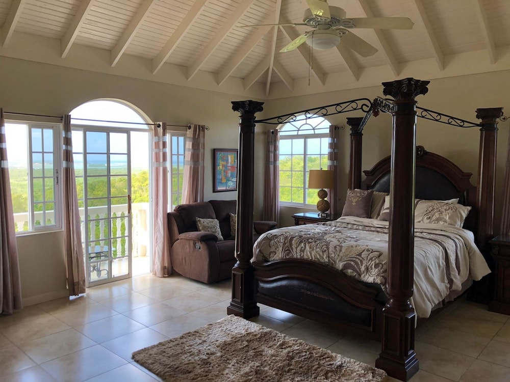 Retreat Guesthouse Luxury Suites 14/50