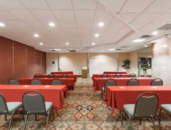 Ramada By Wyndham Newburgh/West Point 38/46