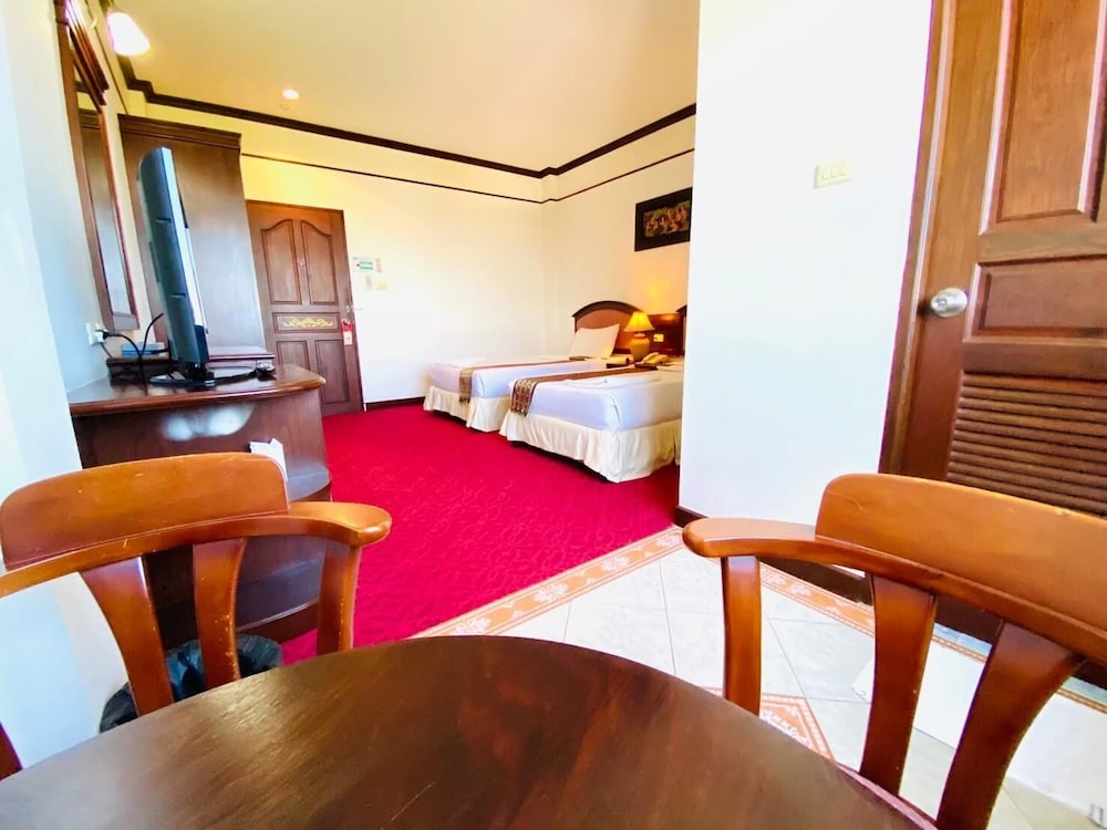 Crystal Hotel 43/46