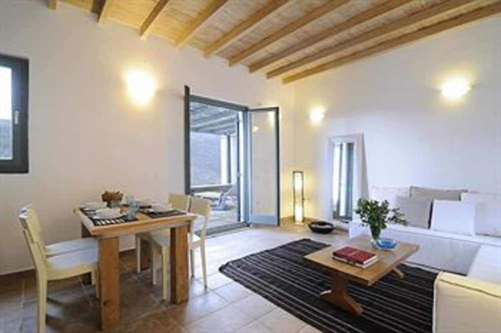 AEGEA BLUE CYCLADITIC RESORT(FOMERLY AEGEA BLUE VILLAS AND SUITES) 21/72