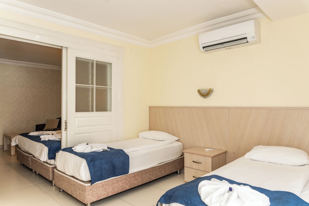Berrak Su Hotel 15/50