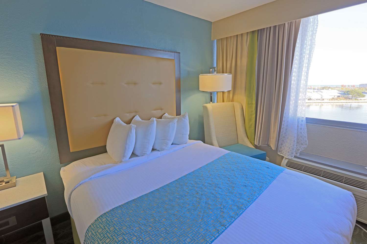 Wyndham Garden Kenosha Harborside 4/23