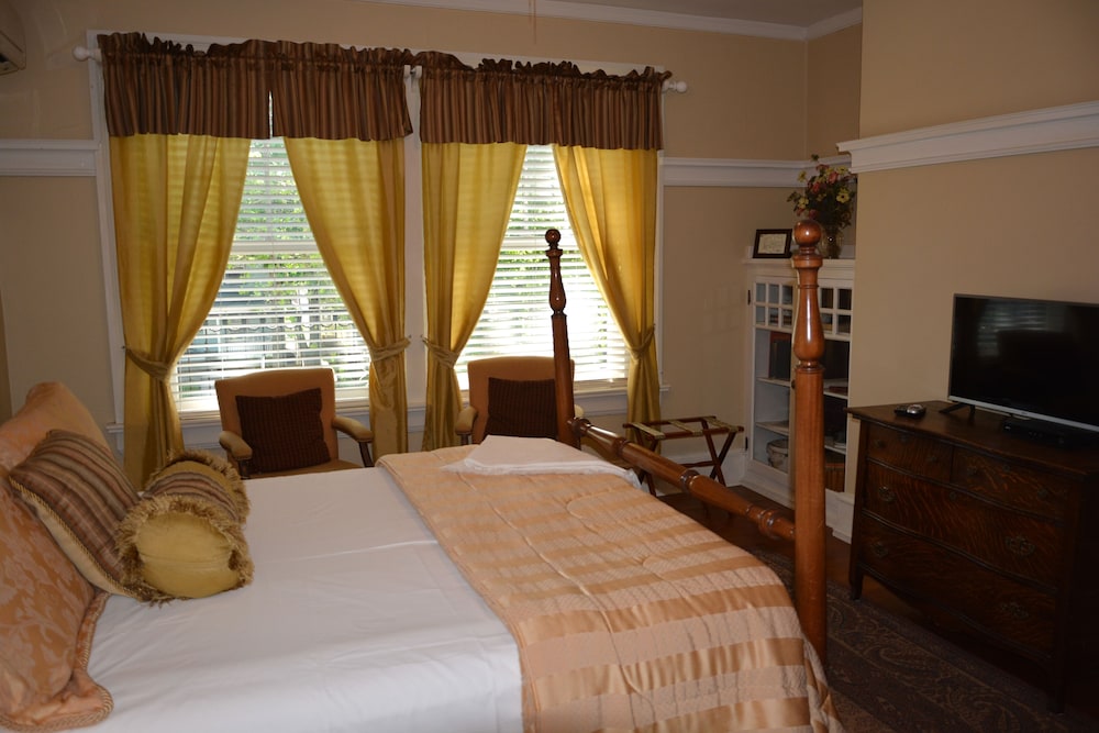 Inn at 835 Boutique Hotel 19/50