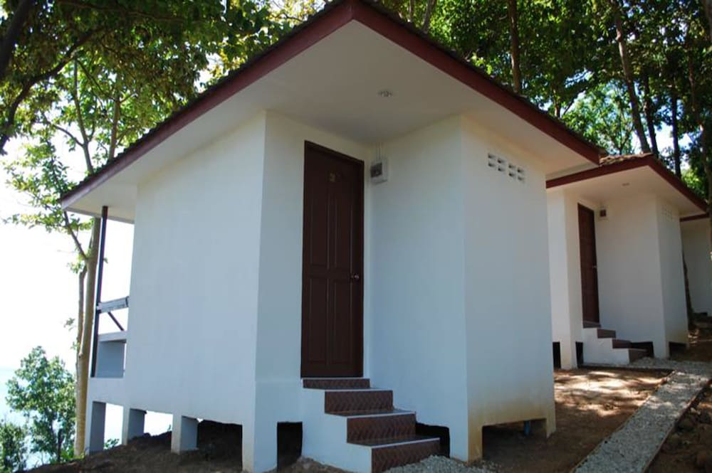 Cliff Cottage Resort 4/75