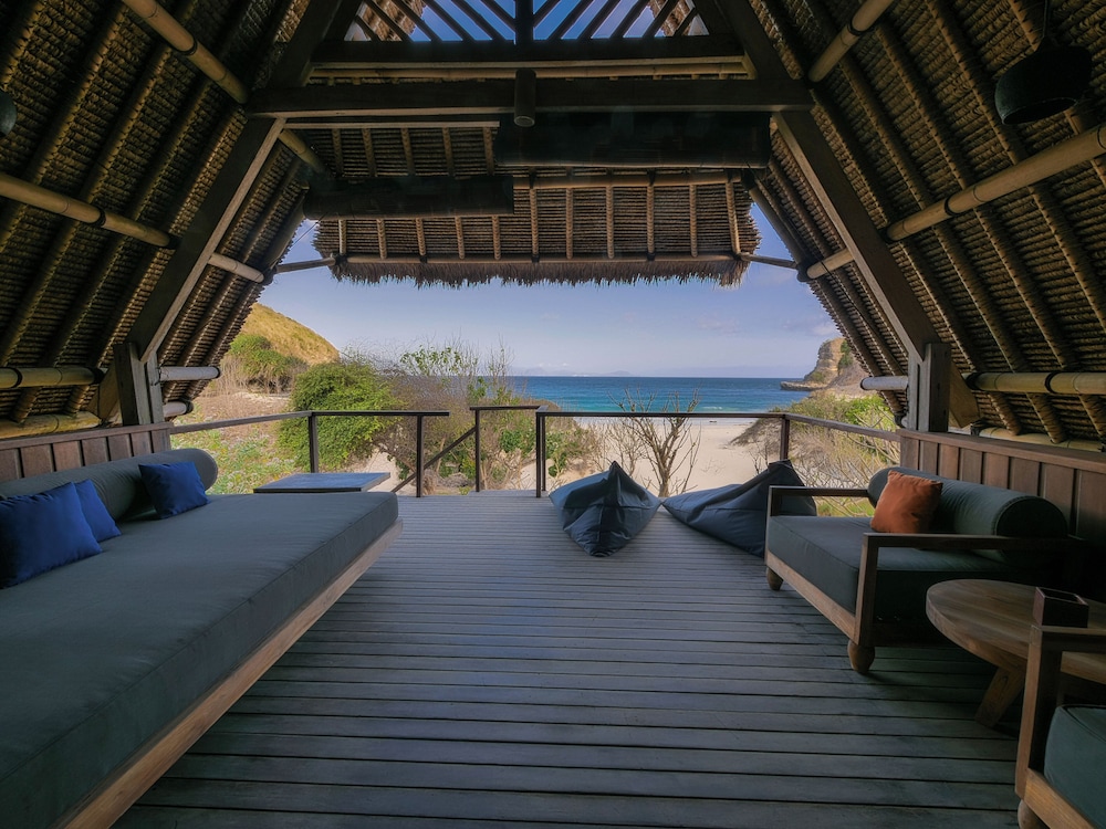 بنغل بسرير كينج بإطلالة على البحر بغرفة نوم واحدة، Jeeva Beloam Beach Camp 4/4