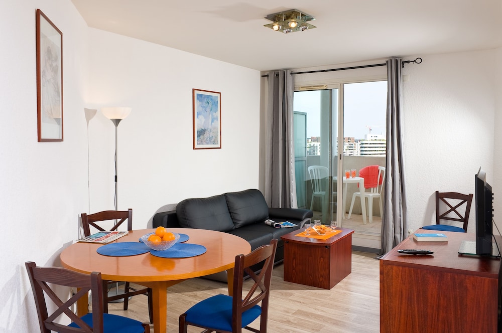 MADAME VACANCES- RESIDENCE LES CONSULS DE LA MER 13/29