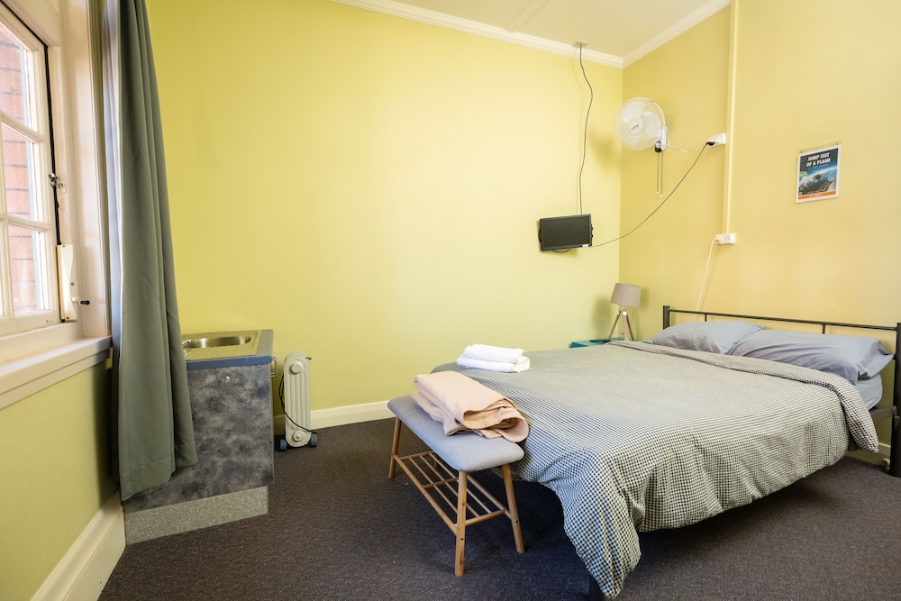 YHA Newcastle Beach 7/30