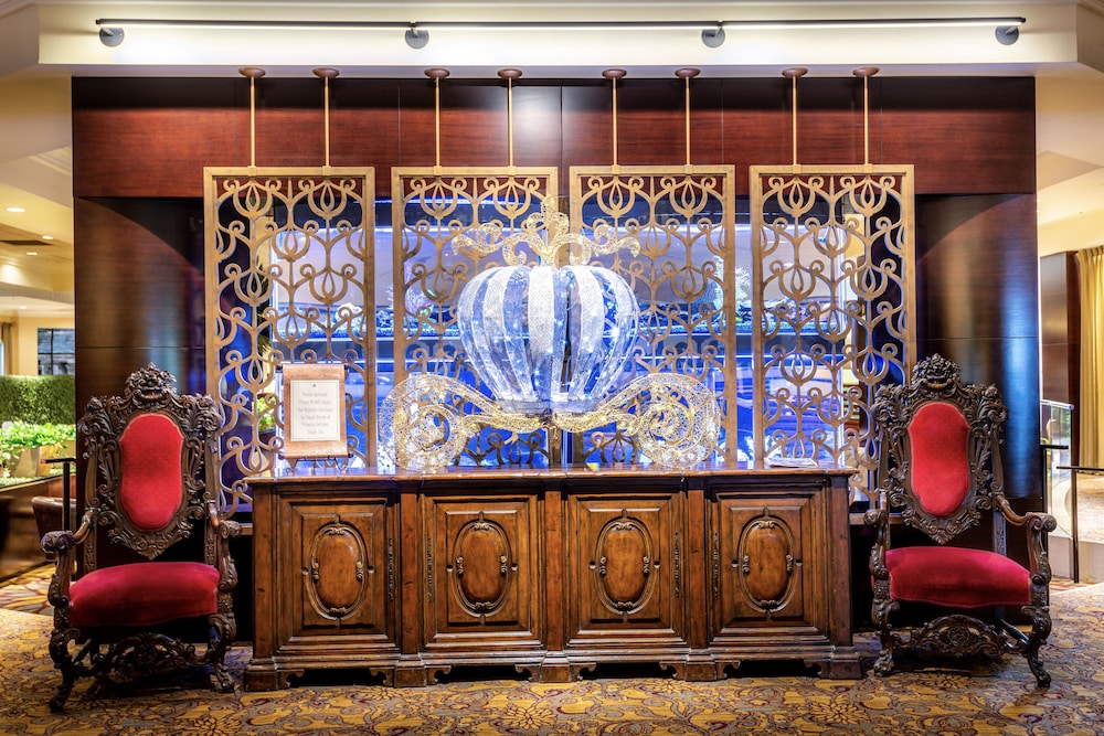 Lobby at Anaheim Majestic Garden Hotel, ANAHEIM - CA