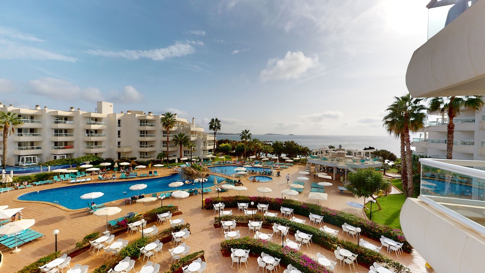 Tropic Garden Hotel & Apartments 6/73