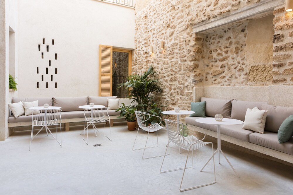 ARA Alcudia Adults Only 37/50