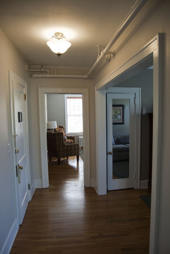 Princess Anne Hotel 39/50