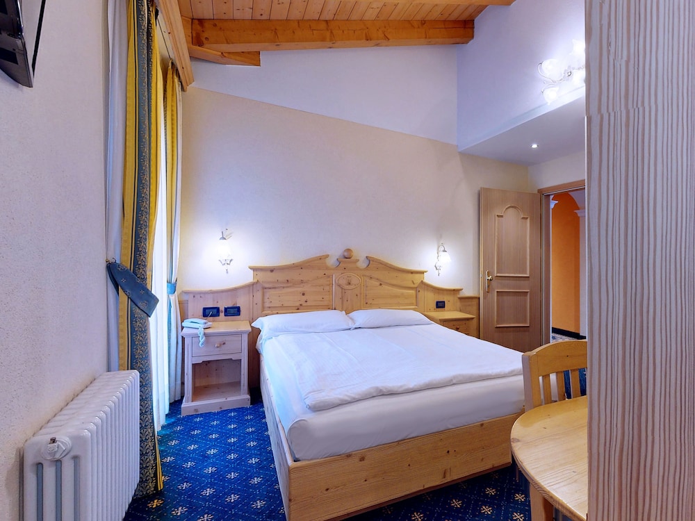 Hotel Madonna Delle Nevi 15/50