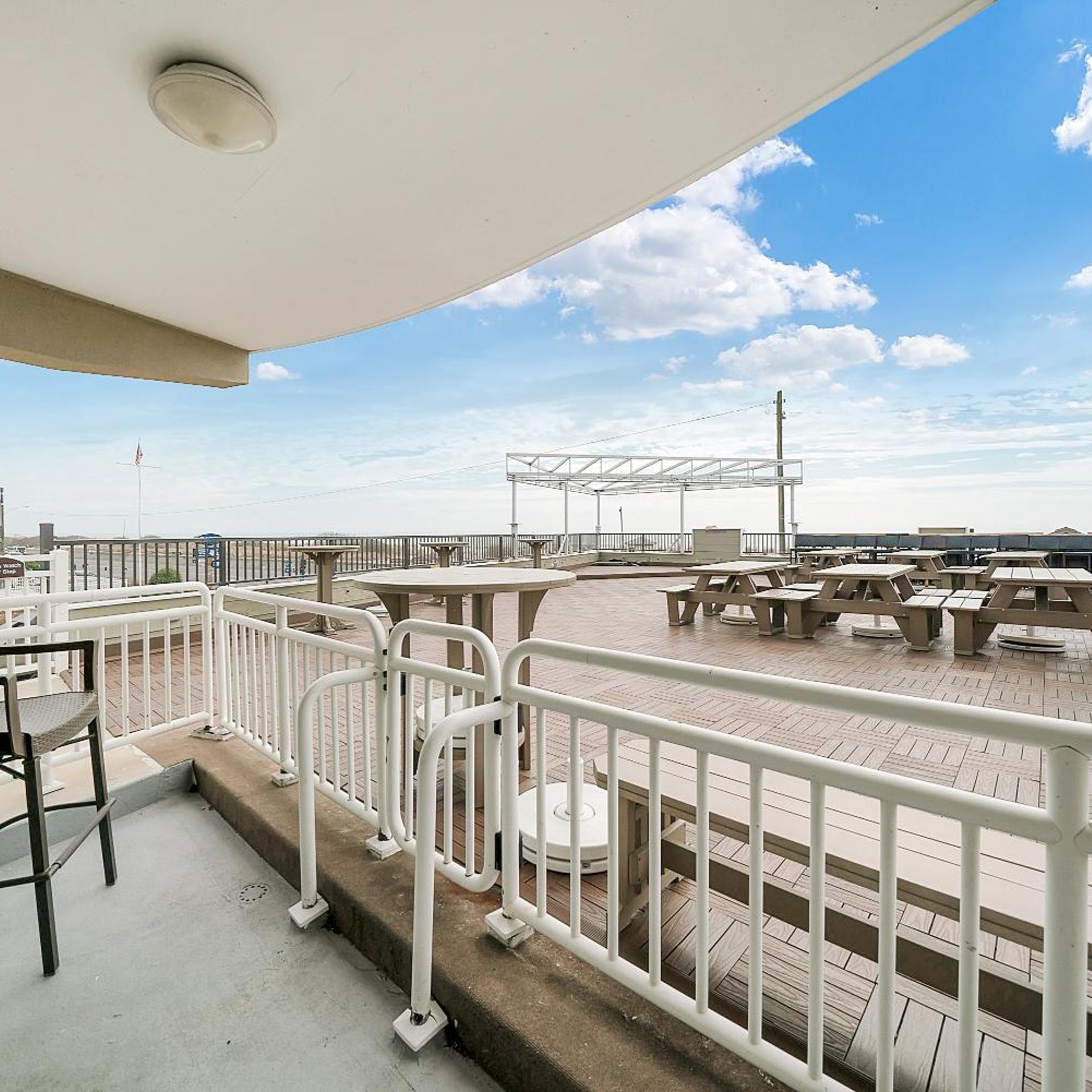 The Montreal Beach Resort 7/50
