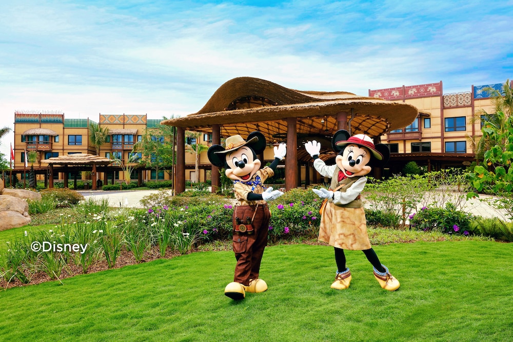 Disney Explorers Lodge 50/57