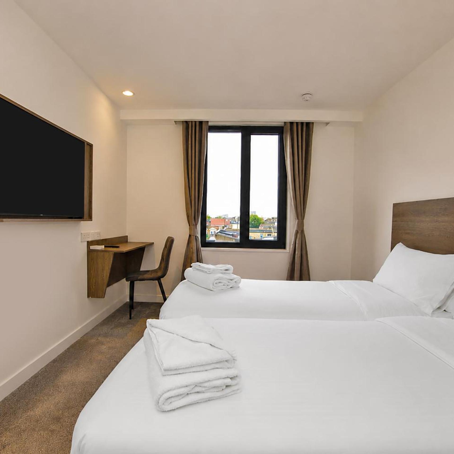 OYO The Manor Park Hotel 22/55