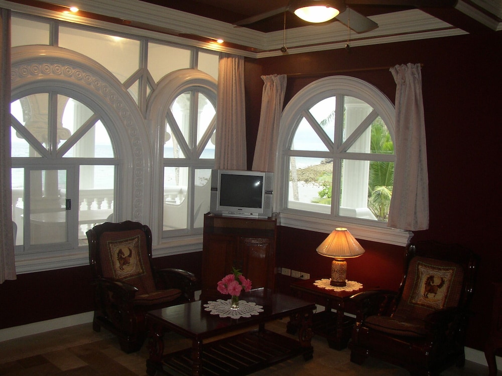 Blue Crystal Beach Resort 24/50