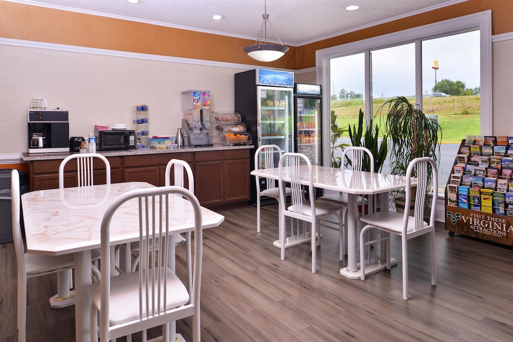 Americas Best Value Inn Richmond South 27/31