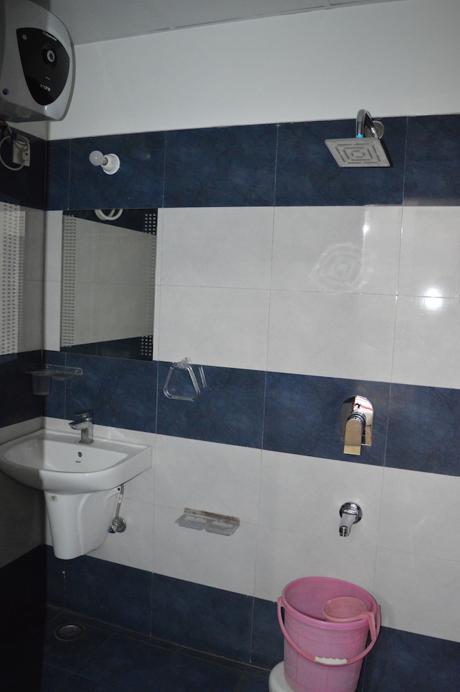 Hotel Thikana Palace 49/50