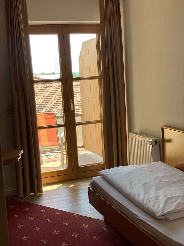 Hotel Erlenbacherhof 11/38
